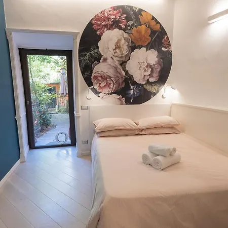 Rione Monti Studio Apt With Private Garden Rome Buitenkant foto